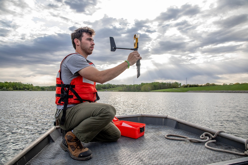 Omaha District conducts water quality operations at Cunningham Lake