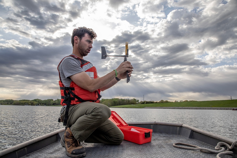 Omaha District conducts water quality operations at Cunningham Lake