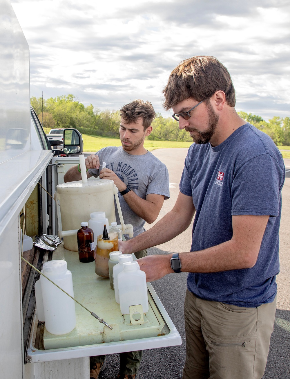 Omaha District conducts water quality operations at Cunningham Lake