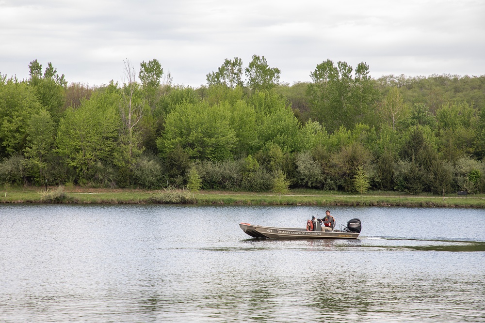 Omaha District conducts water quality operations at Cunningham Lake