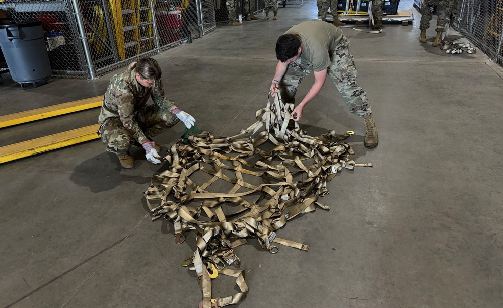 102nd Intelligence Wing Airmen conduct pallet-building training