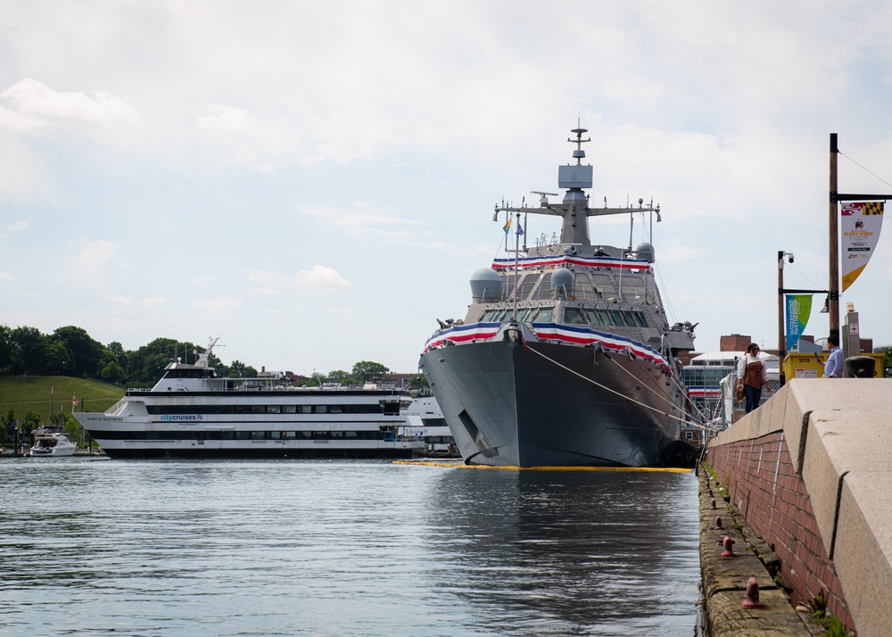 DVIDS Images Maryland Fleet Week and Flyover 2024 [Image 1 of 3]