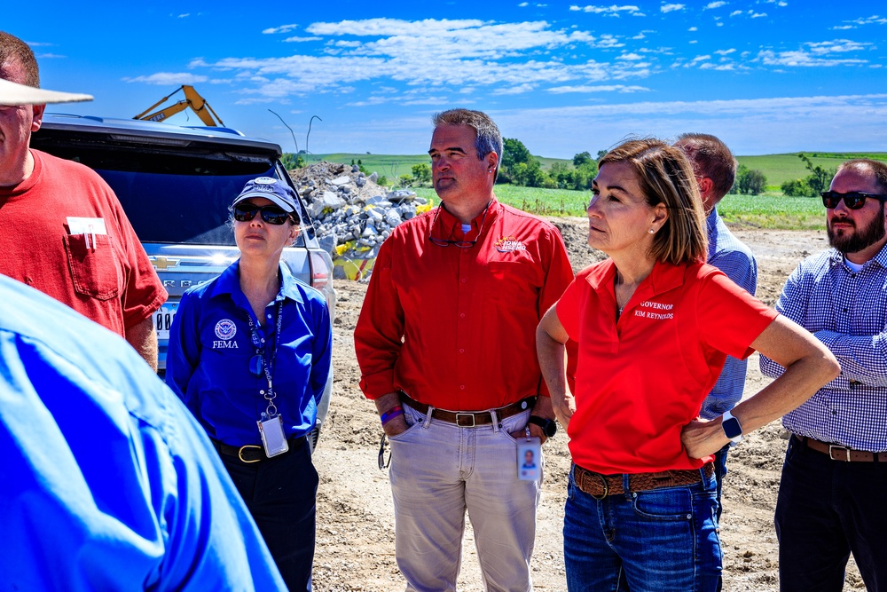 Governor and FEMA Officials Attend Disaster Recovery Meeting in Minden