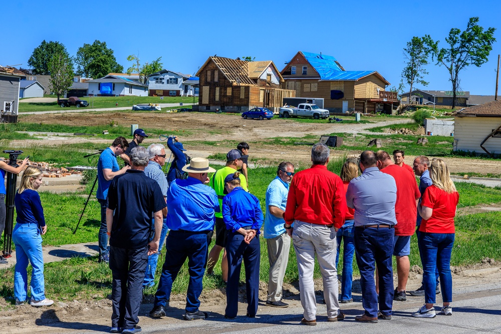 Governor and FEMA Officials Attend Disaster Recovery Meeting in Minden