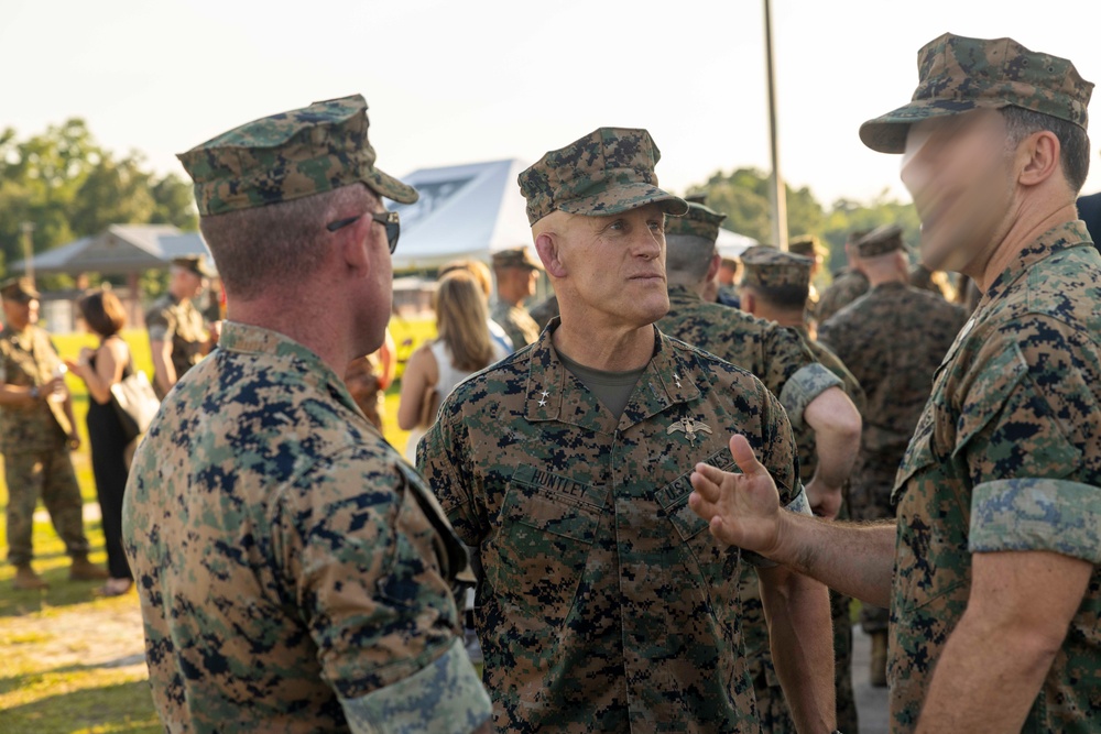 DVIDS - Images - MARSOC hosts change of command ceremony [Image 15 of 22]