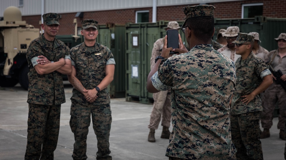 CMC and SMMC visit 1st Battalion, 2d Marine Regiment, 2d Marine Division