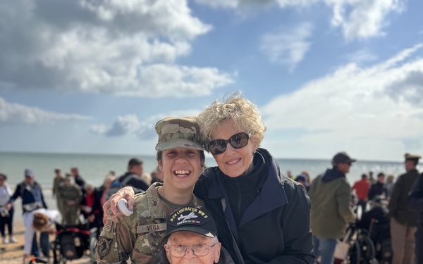 WWII Veteran John Gleeson represents Hawaii at 80th D-Day Anniversary