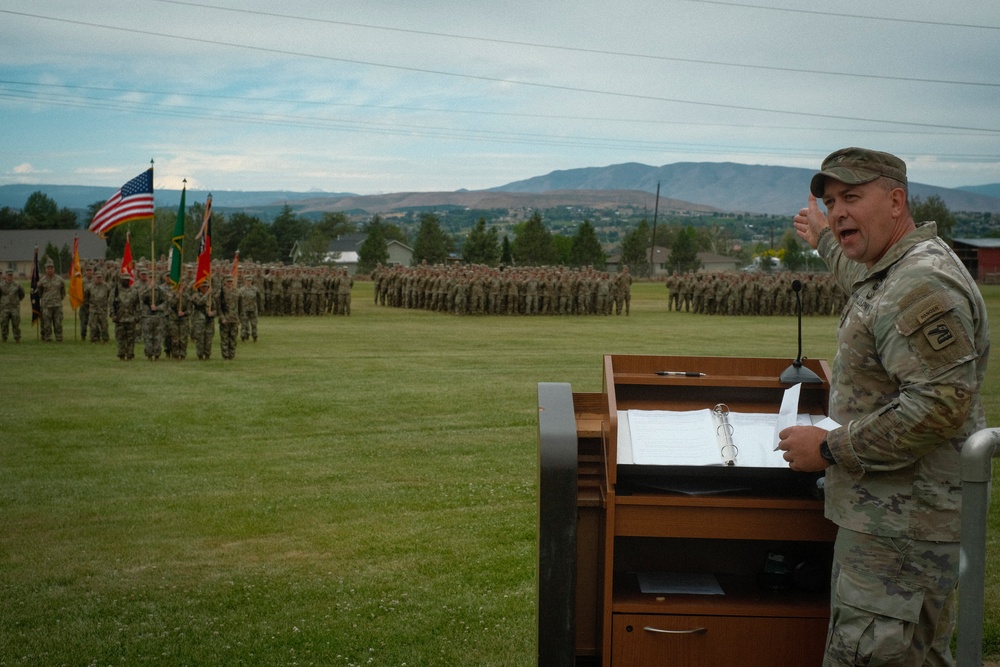 'Cascade Rifles' welcomes new command team in dual ceremony