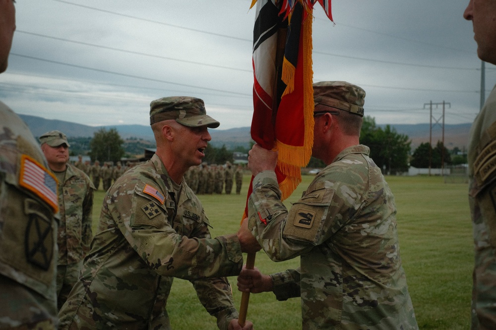 'Cascade Rifles' welcomes new command team in dual ceremony