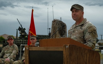 'Cascade Rifles' welcomes new command team in dual ceremony