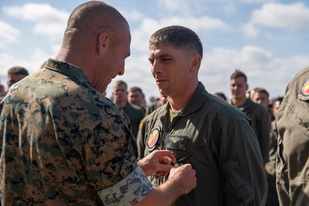 VMM-165 (Rein.) Pilots Awarded for Lifesaving Actions