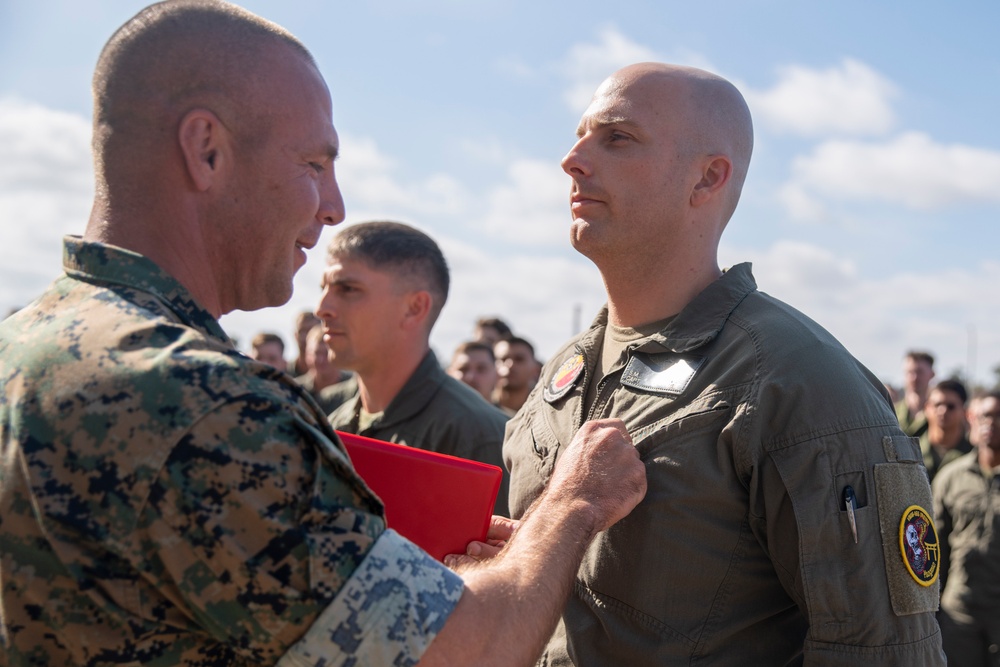 VMM-165 (Rein.) Pilots Awarded for Lifesaving Actions