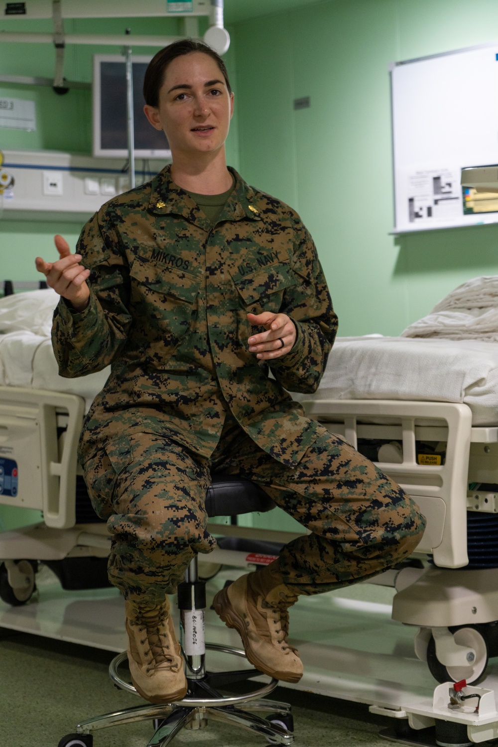 MRF-D 24.3 U.S. Navy medical personnel hold PME for Royal Australian Navy medical personnel