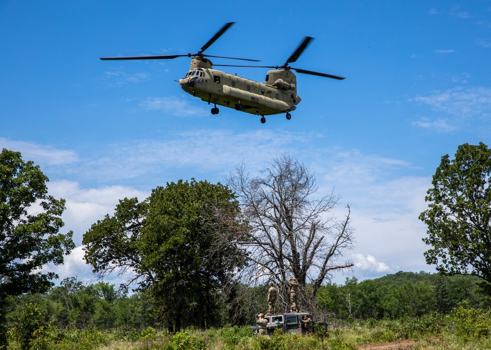 Pathfinders Direct Chinook To Sling Load