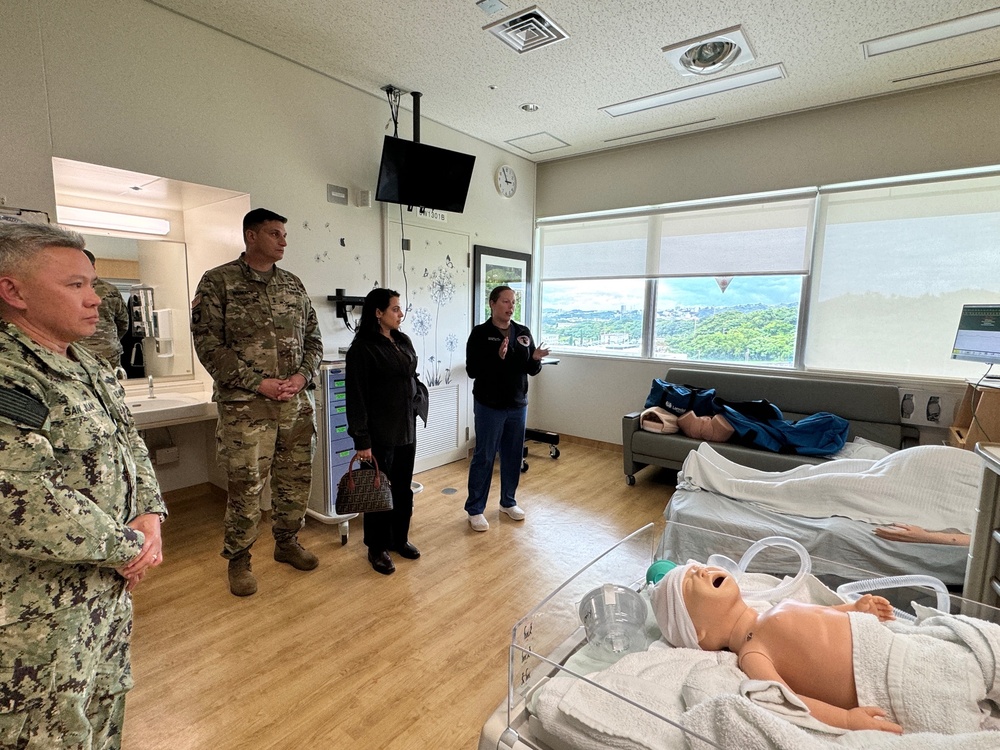 U.S. Naval Hospital Okinawa Hosts U.S. Army Japan’s Commanding General Camp