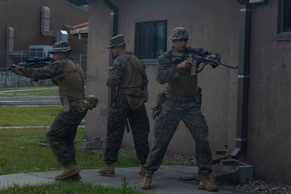 4th Marines Execute MOUT Training