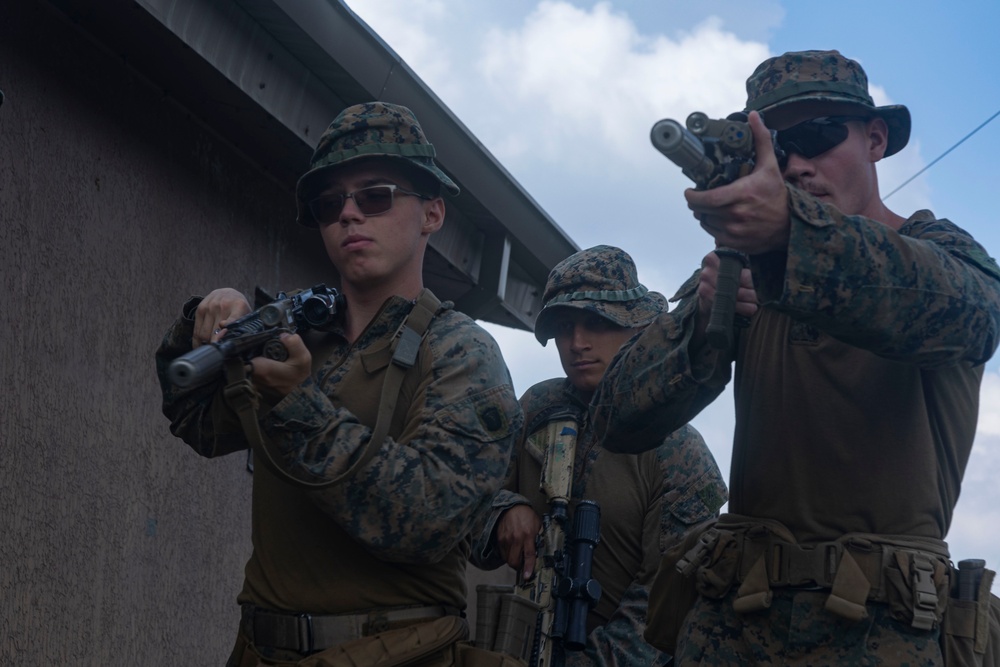 4th Marines Execute MOUT Training