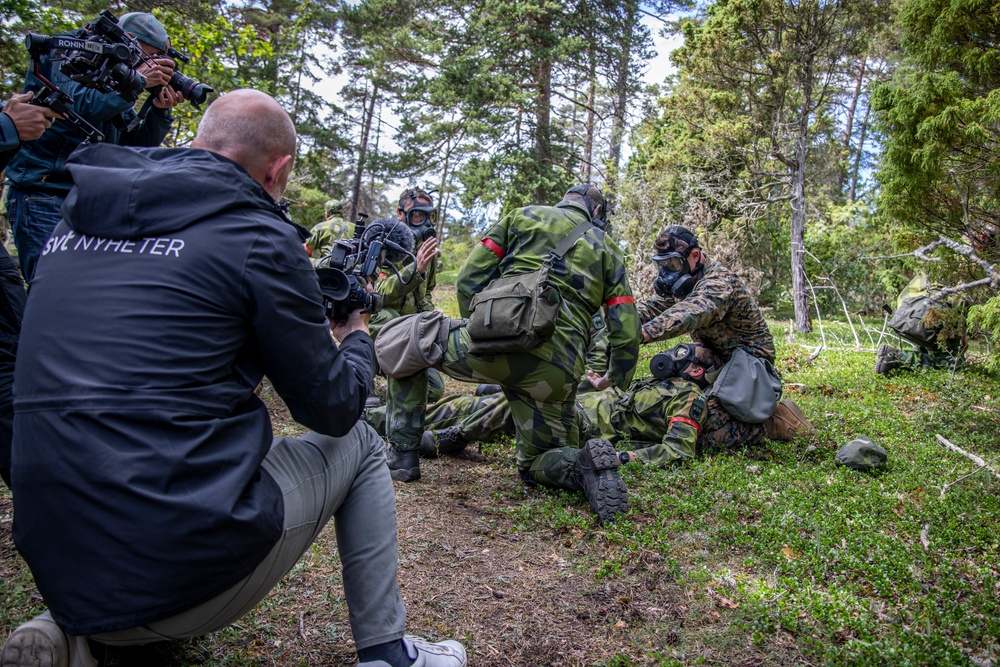 International media visit U.S. Marines, Swedish Army Soldiers training event in Sweden during BALTOPS 24