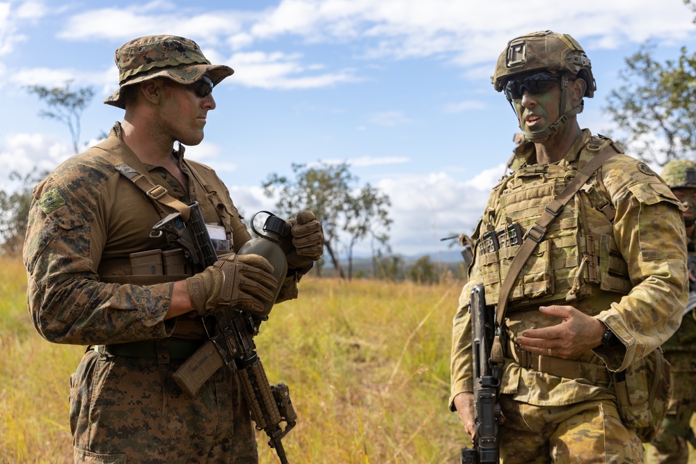 MRF-D 24.3: Golf Co., 2nd Bn., 5th Marines (Rein.) Marines set up a defense Exercise Southern Jackaroo