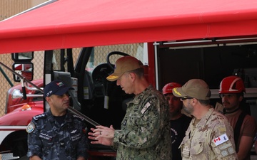 Vice Adm. Wikoff Visits Firefighting Students During Compass Rose III in Bahrain