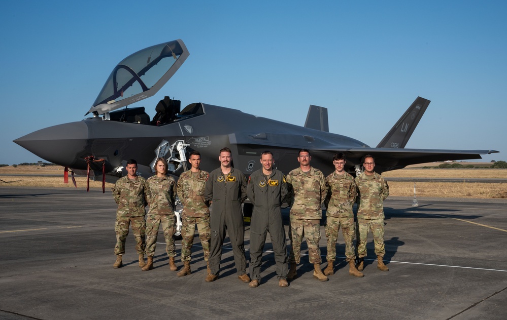 DVIDS - Images - 493rd FS departs Portgual [Image 4 of 12]