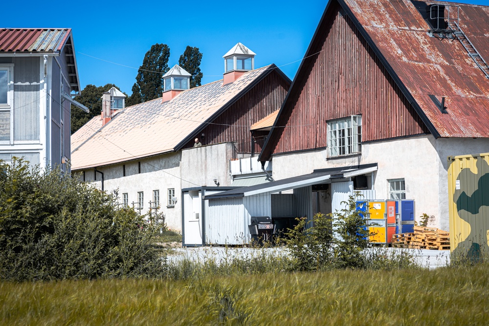 Gotland Island: Setting Up Communication