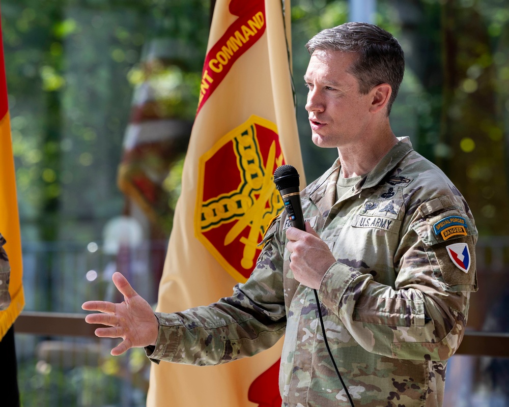 USAG Rheinland-Pfalz HHC welcomes Smith, bids farewell to Montanez at change of command ceremony