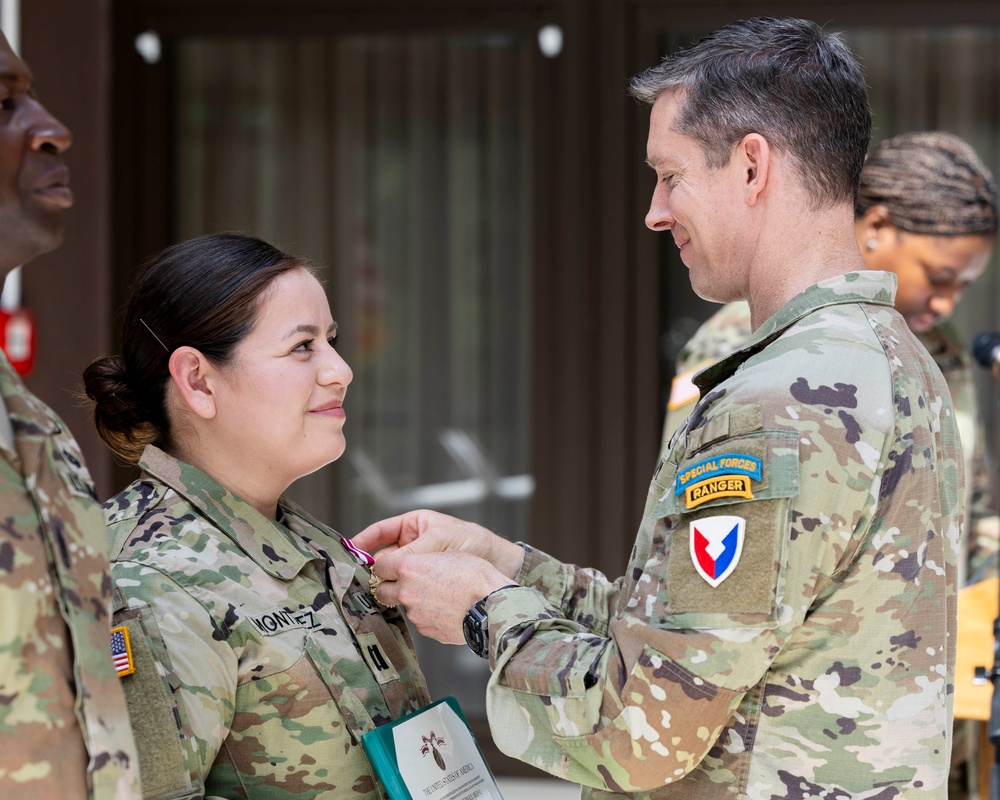 USAG Rheinland-Pfalz HHC welcomes Smith, bids farewell to Montanez at change of command ceremony