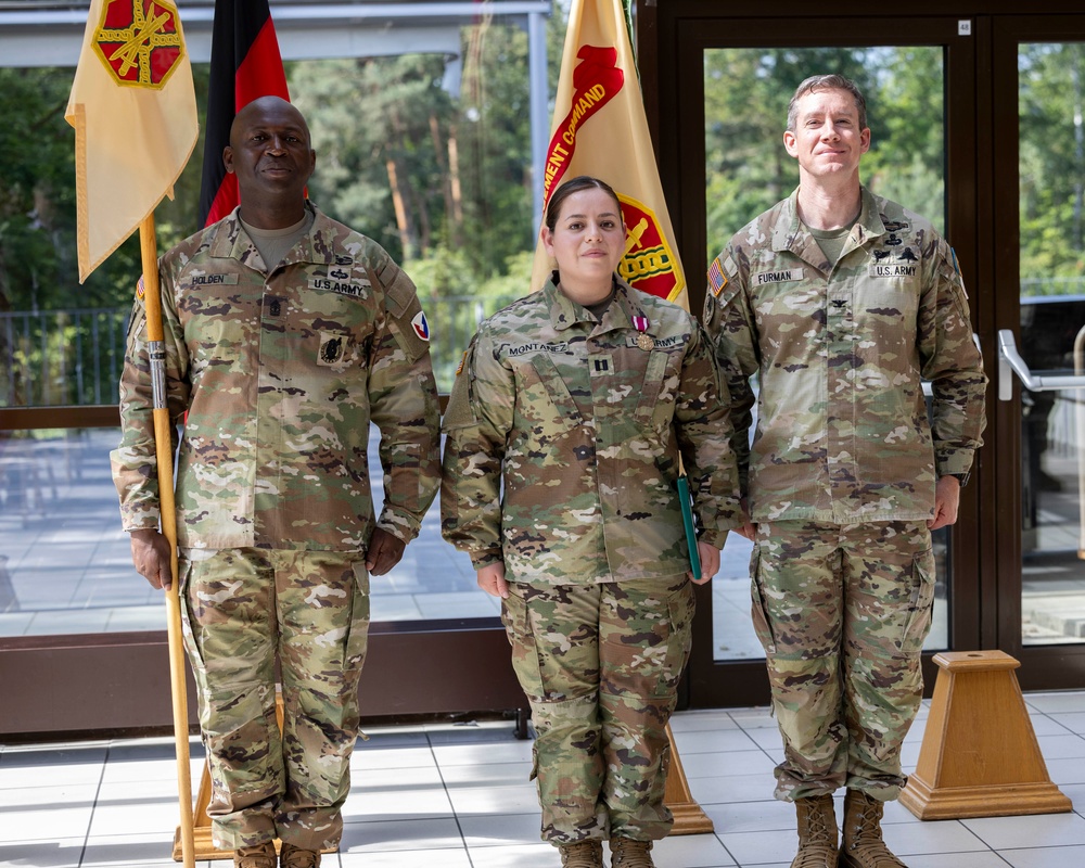 USAG Rheinland-Pfalz HHC welcomes Smith, bids farewell to Montanez at change of command ceremony