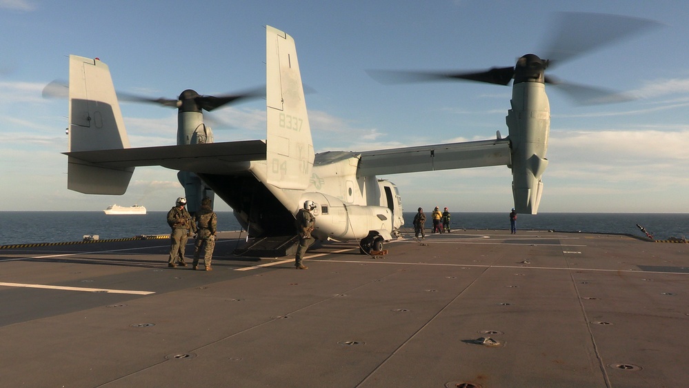 VMM-365 (REIN), 24th MEU (SOC) Trains with French Special Forces