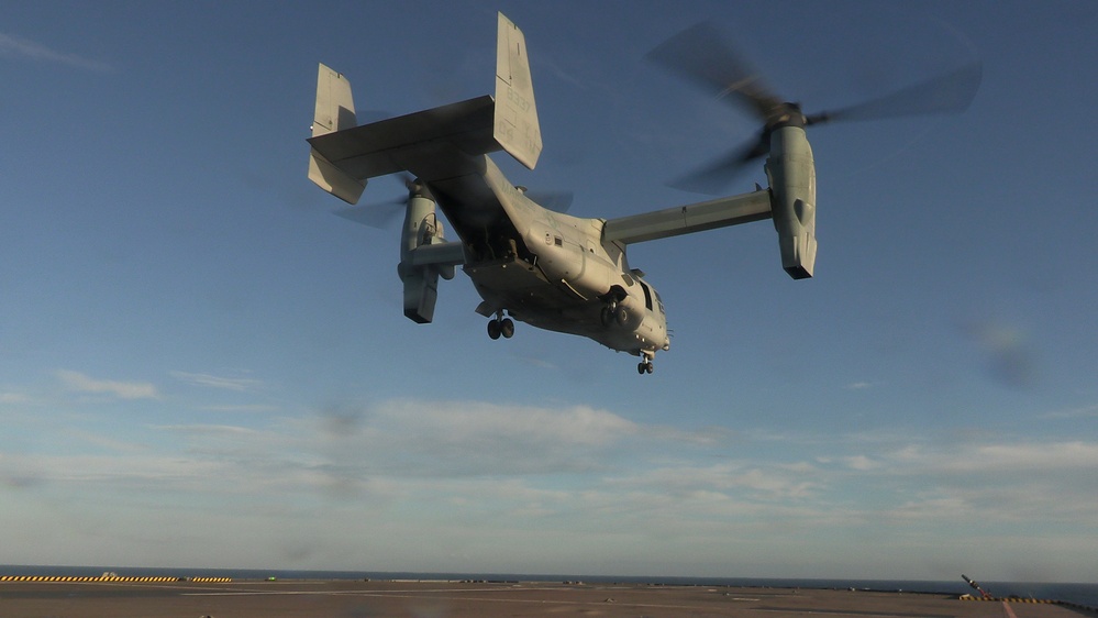 VMM-365 (REIN), 24th MEU (SOC) Trains with French Special Forces