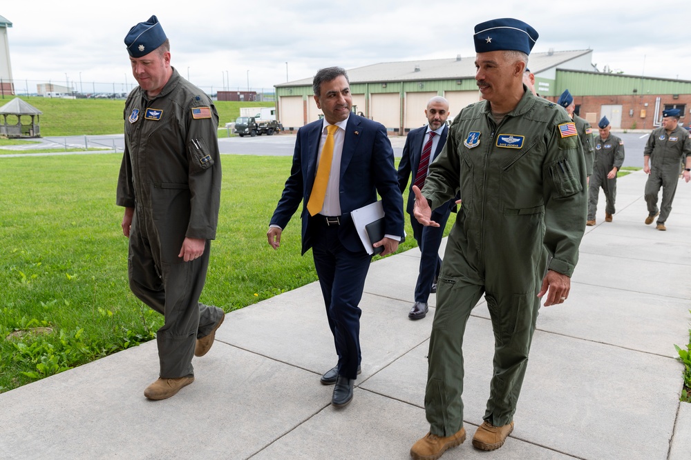 Qatar Emeri Air Force leaders visit 167th Airlift Wing