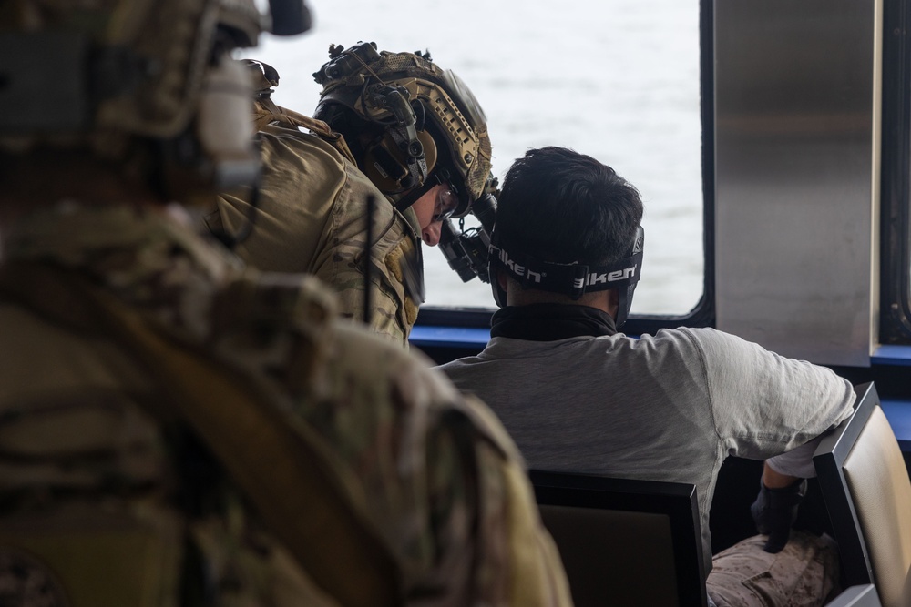 Marine Raiders conduct underway VBSS during Advanced Maritime Training Package