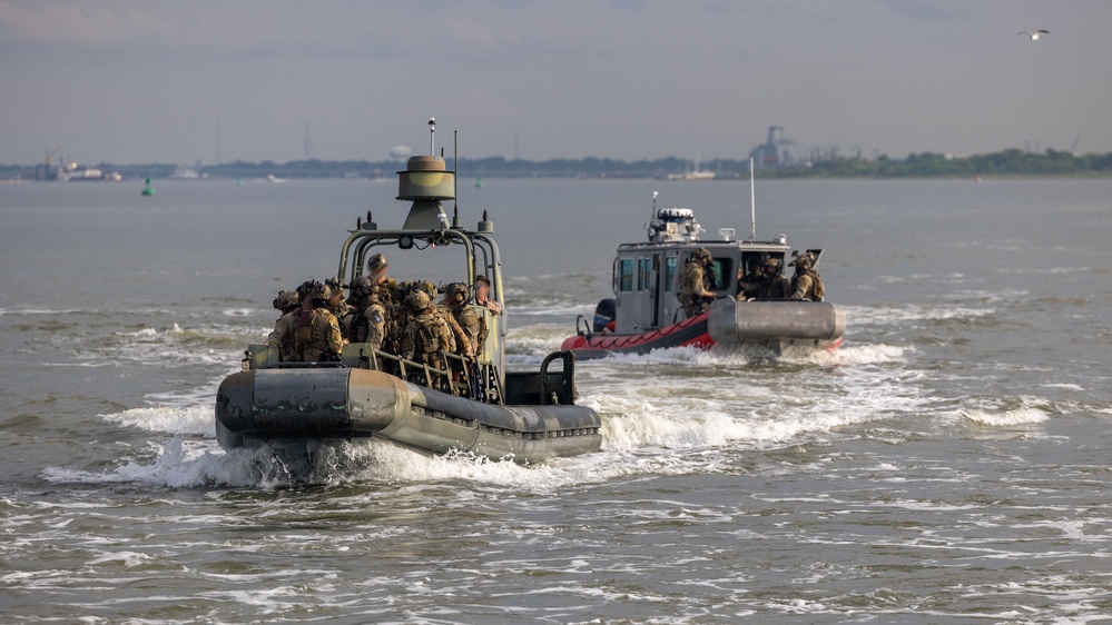 Marine Raiders conduct underway VBSS during Advanced Maritime Training Package