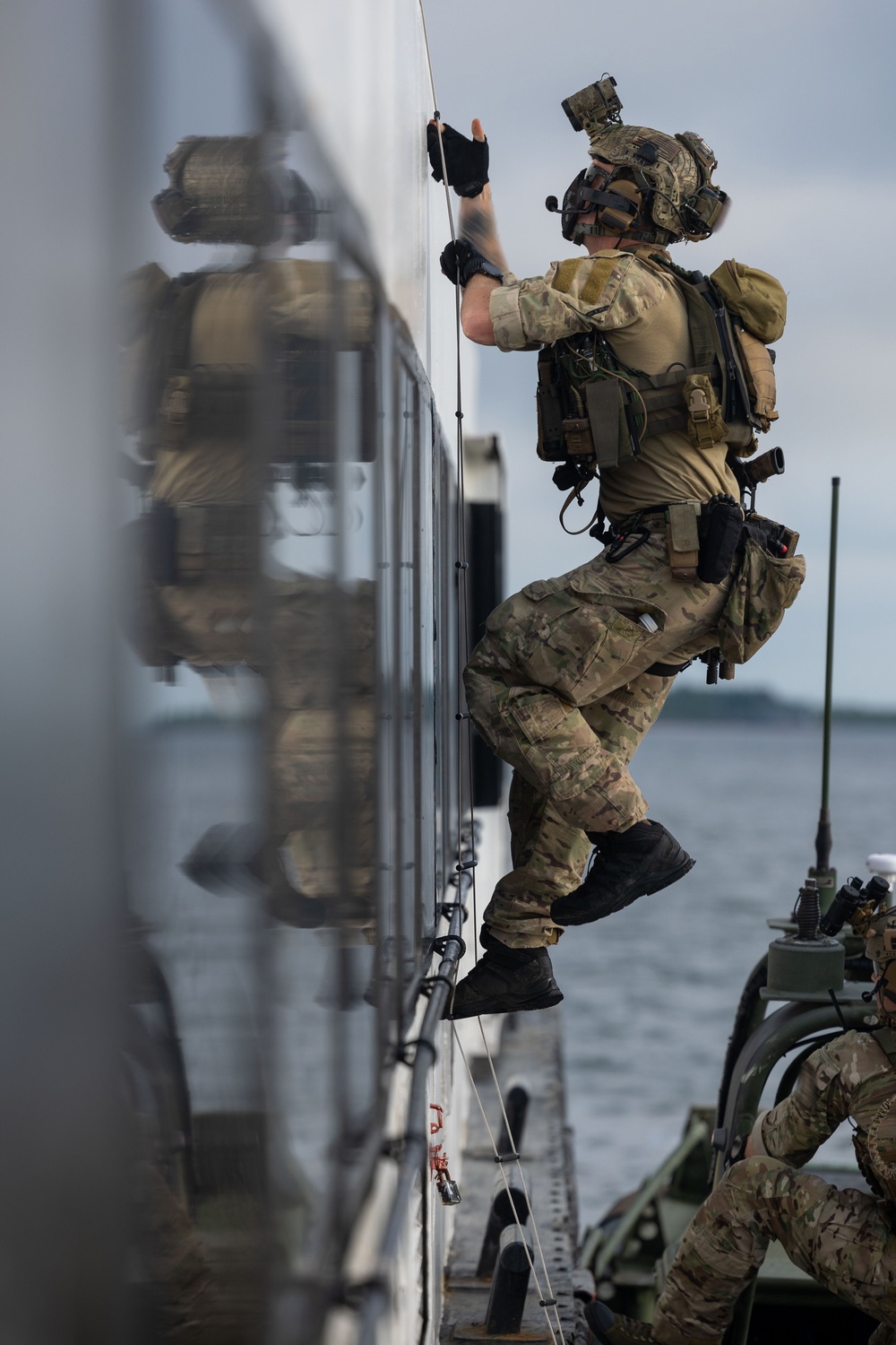 Marine Raiders conduct underway VBSS during Advanced Maritime Training Package