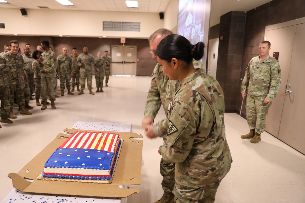 3D Med Cuts Cake for Army Heritage