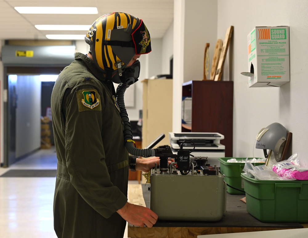 5th Bomb Wing commander embarks on final flight