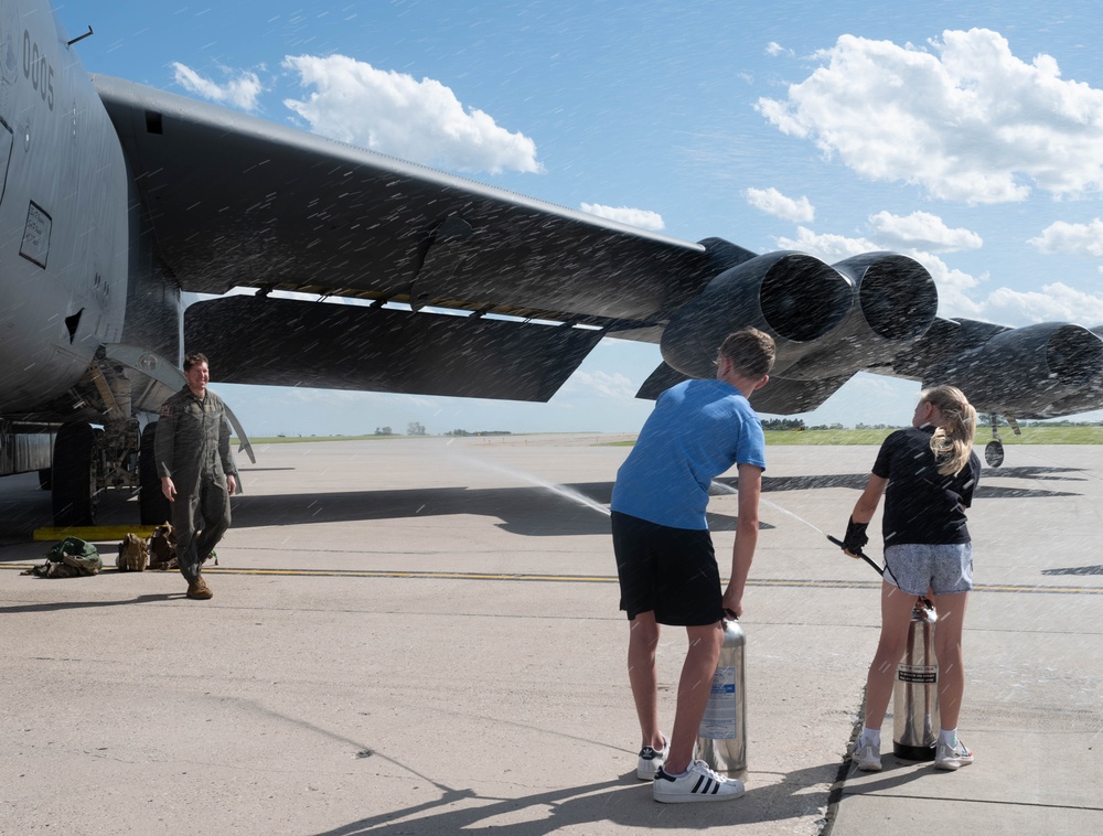 5th Bomb Wing commander embarks on final flight