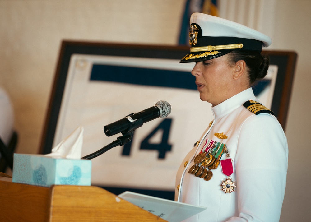 Commander, Naval Surface Group Southeast Holds Change of Command