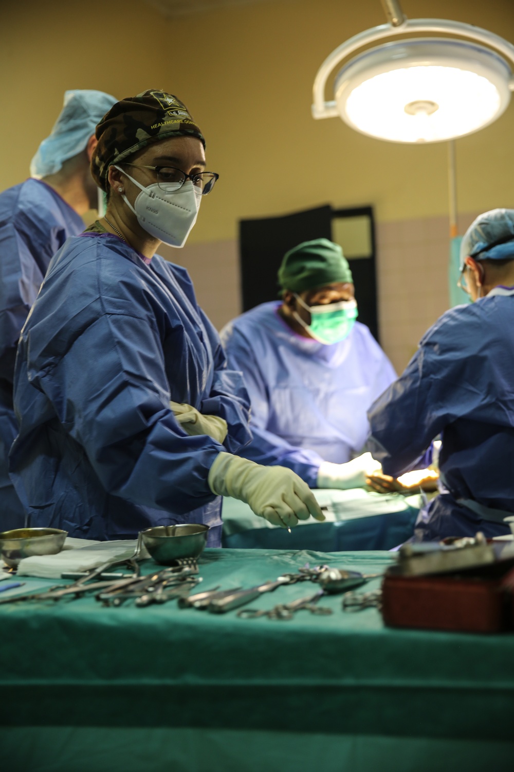 US surgeons work alongside Chadian Armed Forces during medical readiness exercise