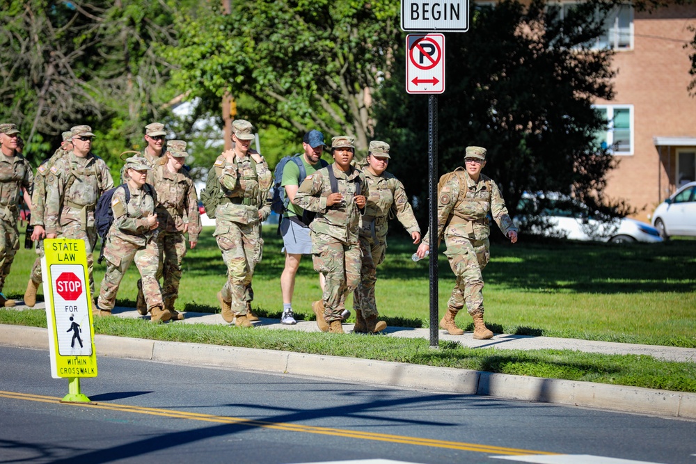 The National Guard Bureau's Jr. Enlisted Club Organize's a Food Drive