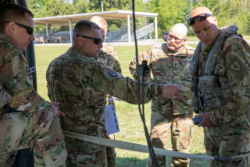 147th Aviation Regiment and 1433rd Combat Engineer Company-Infantry Helocast Training at Camp Grayling