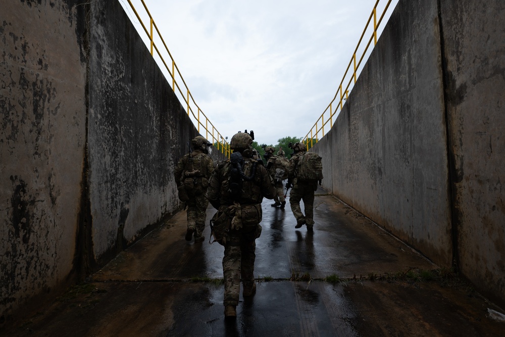 Nuclear Disablement Team, Army Rangers train to seize underground nuclear facility