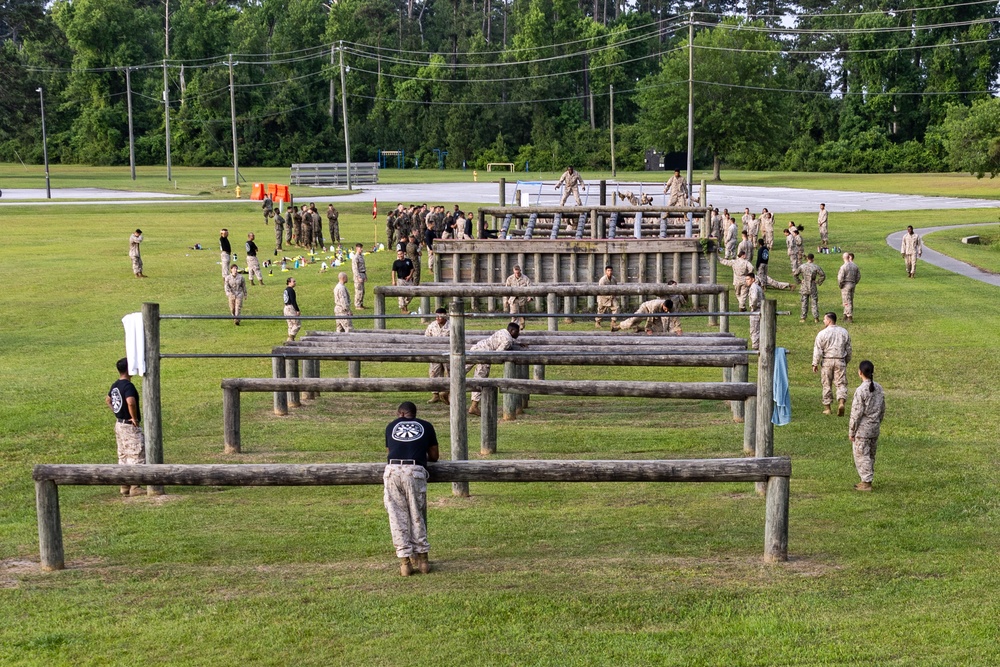 Personnel Administration School participates in an obstacle course