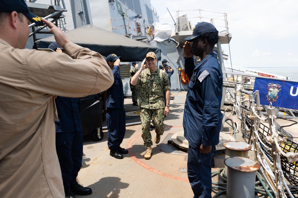 Vice Adm. Gumbleton Fleet Visit to DDG-71
