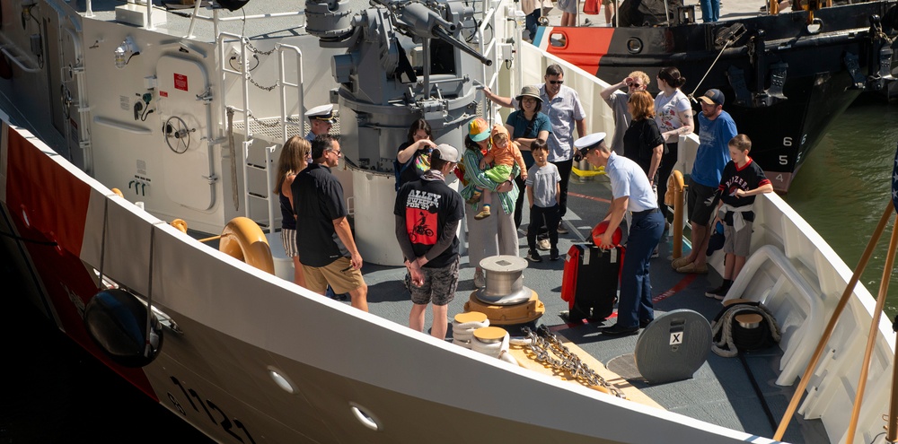 Coast Guard participates in 2024 Portland Rose Festival