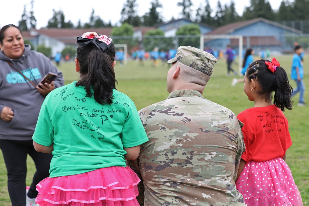 593d ESC Soldiers attend Thompson Elementary Field Day