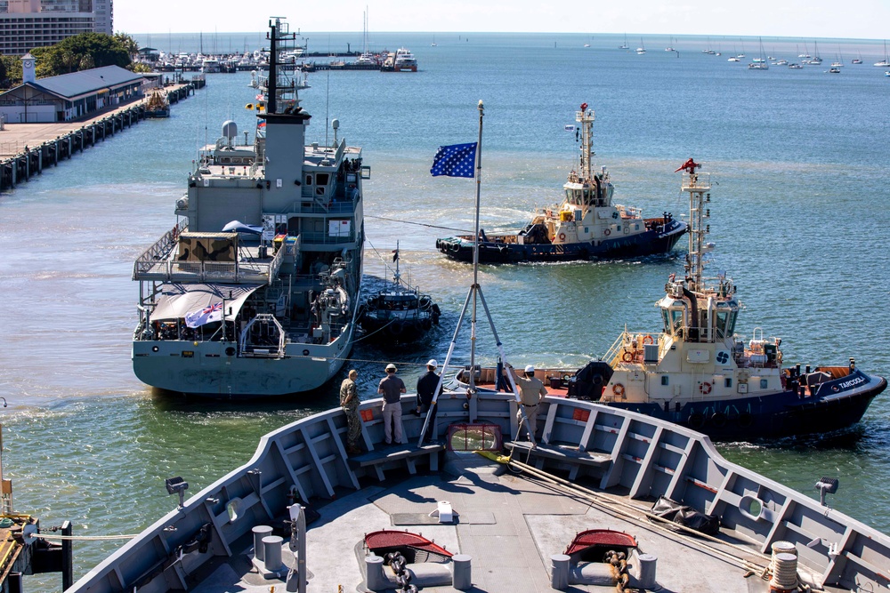 HMAS Leeuwin Moors Alongside Emory S. Land in Cairns