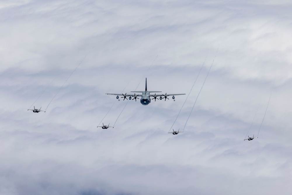 MAG-12 conducts photo exercise during Valiant Shield 24