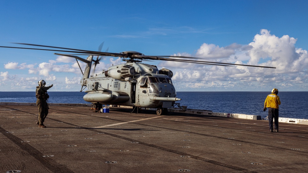 Marines, Sailors Prep the Flight Deck Aboard USS Somerset